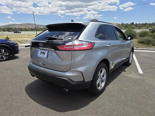2020 Ford Edge SE