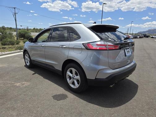 2020 Ford Edge SE