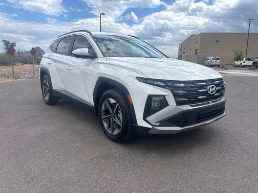 White Pearl 2025 Hyundai TUCSON SEL