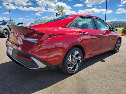2025 Hyundai ELANTRA HEV SEL Sport