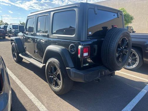 Black Clearcoat 2022 Jeep Wrangler Unlimited Sport Altitude