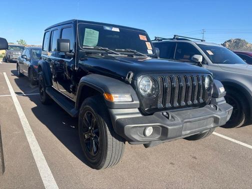 Black Clearcoat 2022 Jeep Wrangler Unlimited Sport Altitude