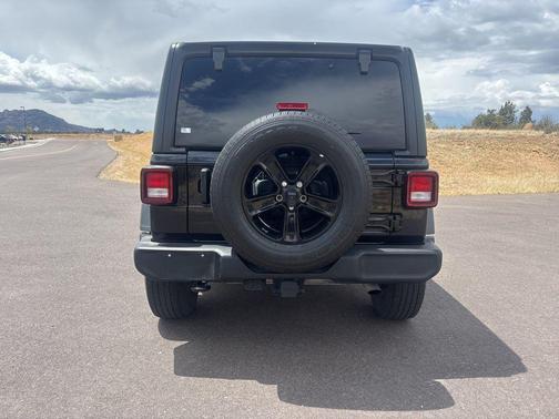 Black Clearcoat 2022 Jeep Wrangler Unlimited Sport Altitude