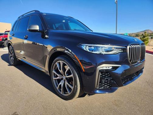 2022 BMW X7 M50i