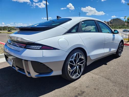 2025 Hyundai IONIQ 6 SEL