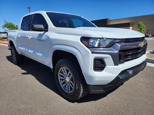Summit White 2024 Chevrolet Colorado LT