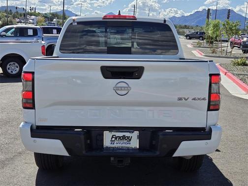 2024 Nissan Frontier SV
