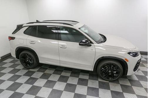 2025 Volkswagen Tiguan 2.0T SE R-Line Black
