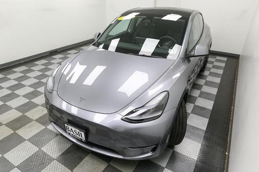 2025 Tesla Model Y Performance