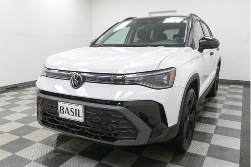 2025 Volkswagen Taos 1.5T SE Black