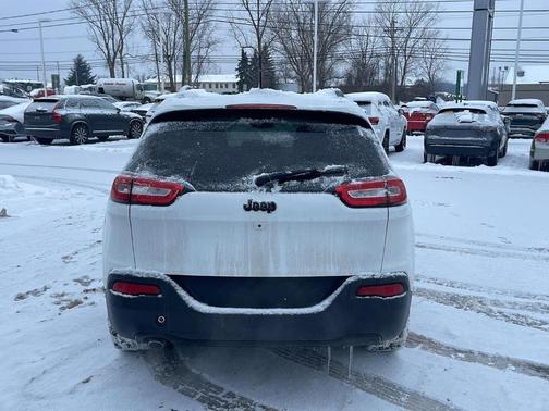 2016 Jeep Cherokee Altitude