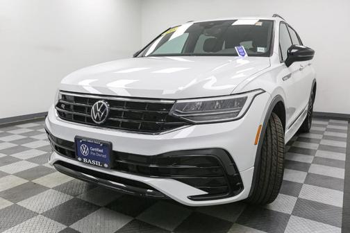 2022 Volkswagen Tiguan 2.0T SE R-Line Black