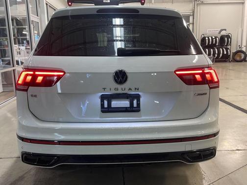 2022 Volkswagen Tiguan 2.0T SE R-Line Black