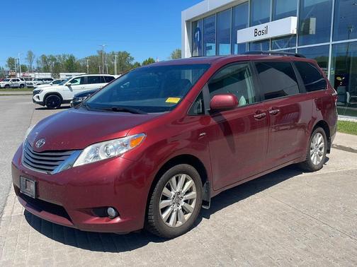 Salsa Red Pearl 2017 Toyota Sienna XLE Premium
