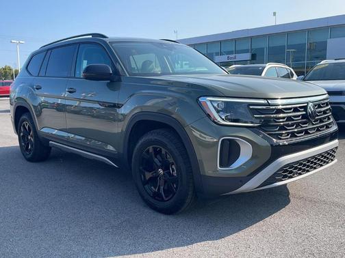 2024 Volkswagen Atlas 2.0T Peak Edition SE w/Technology