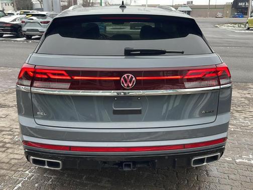 2024 Volkswagen Atlas Cross Sport 2.0T SEL R-Line