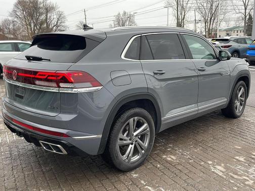 2024 Volkswagen Atlas Cross Sport 2.0T SEL R-Line
