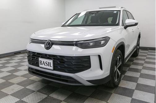 2025 Volkswagen Tiguan 2.0T SE