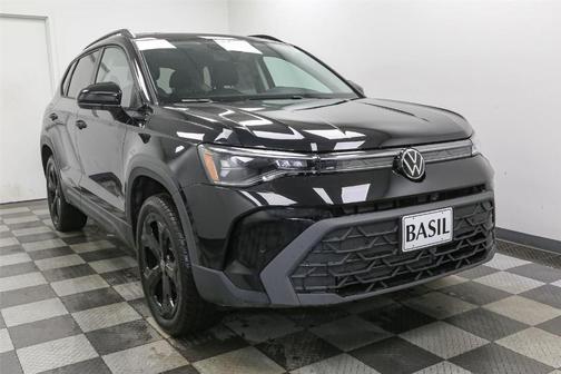 2025 Volkswagen Taos 1.5T SE Black