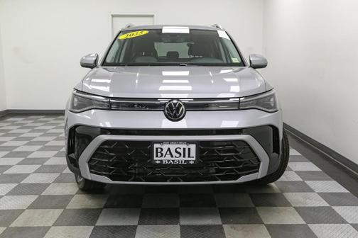 Pyrite Silver Metallic 2025 Volkswagen Taos 1.5T SEL