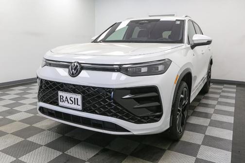 Opal White Pearl 2026 Volkswagen Tiguan 2.0T SEL