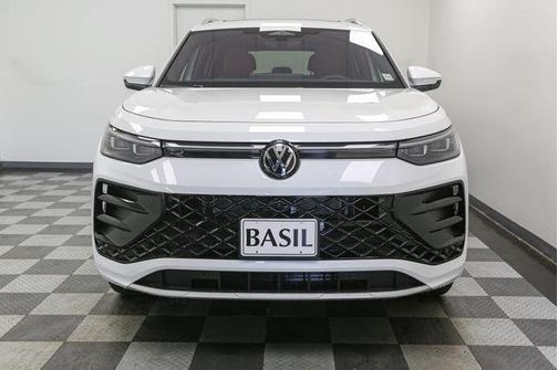 2025 Volkswagen Tiguan 2.0T SEL R-Line