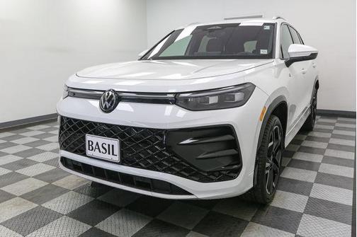 2025 Volkswagen Tiguan 2.0T SEL R-Line