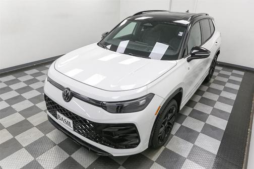 2025 Volkswagen Tiguan 2.0T SE R-Line Black