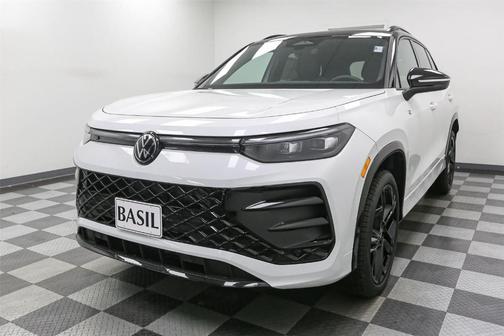 2025 Volkswagen Tiguan 2.0T SE R-Line Black