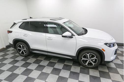 2025 Volkswagen Tiguan 2.0T SE