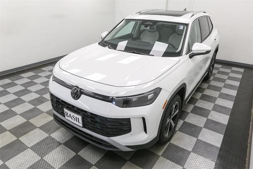 2025 Volkswagen Tiguan 2.0T SE