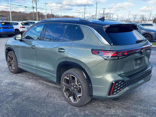 2025 Volkswagen Tiguan 2.0T SEL R-Line