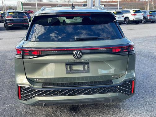 2025 Volkswagen Tiguan 2.0T SEL R-Line