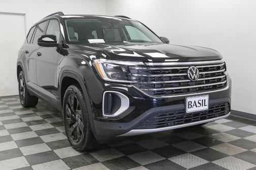 Deep Black Pearl 2026 Volkswagen Atlas 2.0T SE W/TECHNOLOGY