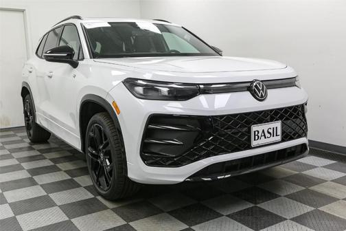 2025 Volkswagen Tiguan 2.0T SE R-Line Black