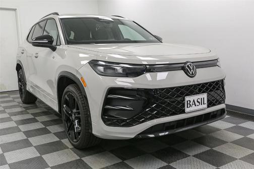 2025 Volkswagen Tiguan 2.0T SE R-Line Black