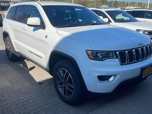2020 Jeep Grand Cherokee Laredo