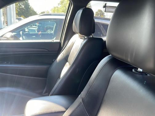 2020 Jeep Grand Cherokee Laredo