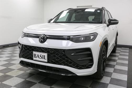2025 Volkswagen Tiguan 2.0T SE R-Line Black