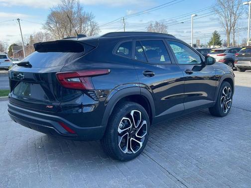 Mosaic Black Metallic 2024 Chevrolet Trax 2RS