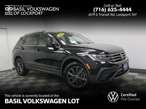 Deep Black Pearl Effect 2024 Volkswagen Tiguan 2.0T SE