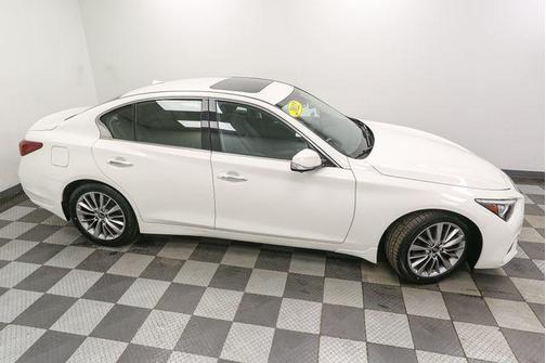 2022 INFINITI Q50 LUXE
