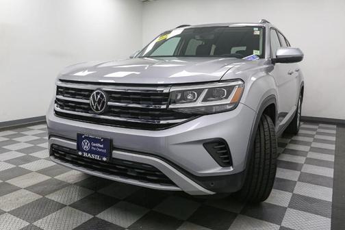 Pyrite Silver Metallic 2023 Volkswagen Atlas 3.6L SE w/Technology