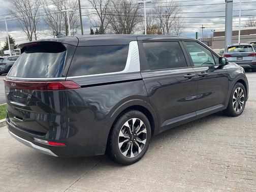 2024 Kia Carnival EX