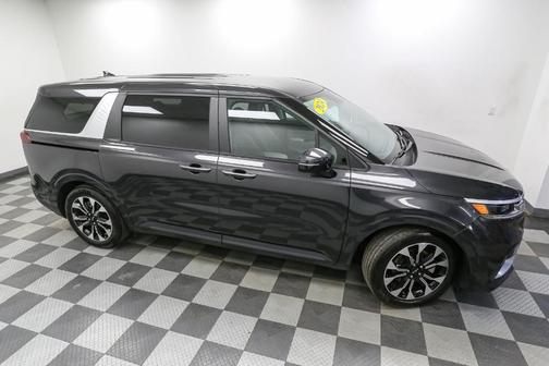 2024 Kia Carnival EX