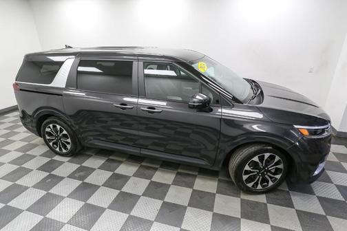 2024 Kia Carnival EX