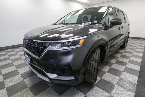 2024 Kia Carnival EX