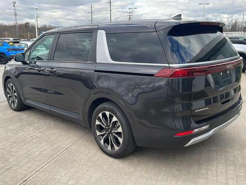2024 Kia Carnival EX
