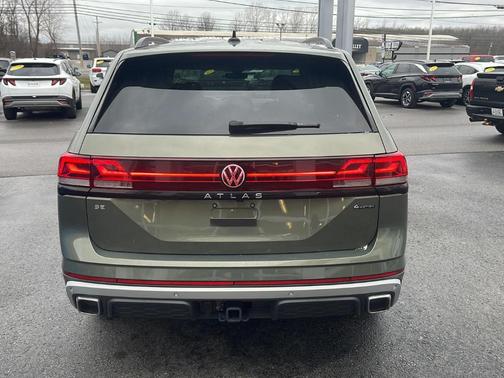 2025 Volkswagen Atlas 2.0T Peak Edition