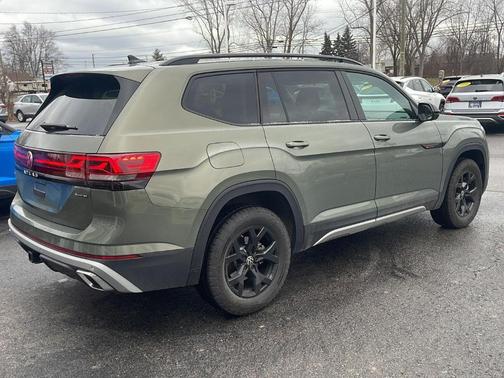 2025 Volkswagen Atlas 2.0T Peak Edition